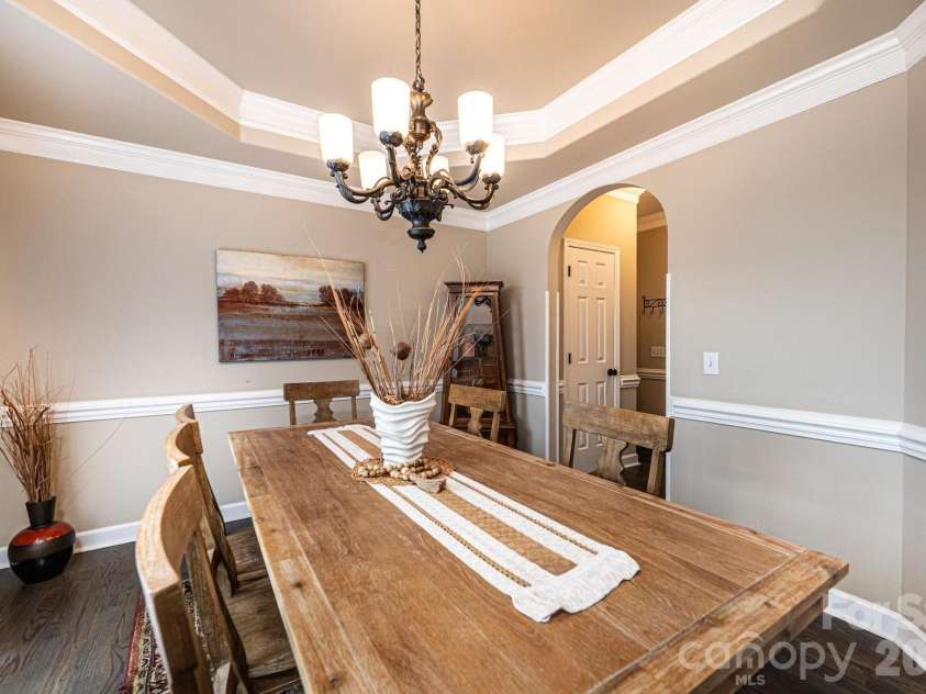 5700 Crown Terrace, Hickory, NC 28601.  MLS# CAR4389220, YatesRealty ID 33023. 
