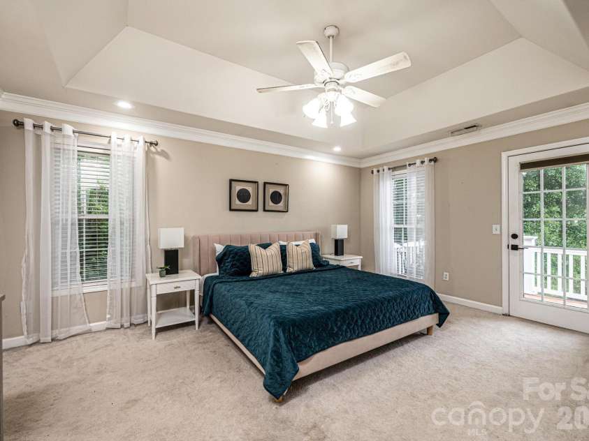 5700 Crown Terrace, Hickory, NC 28601.  MLS# CAR4389220, YatesRealty ID 33023. 