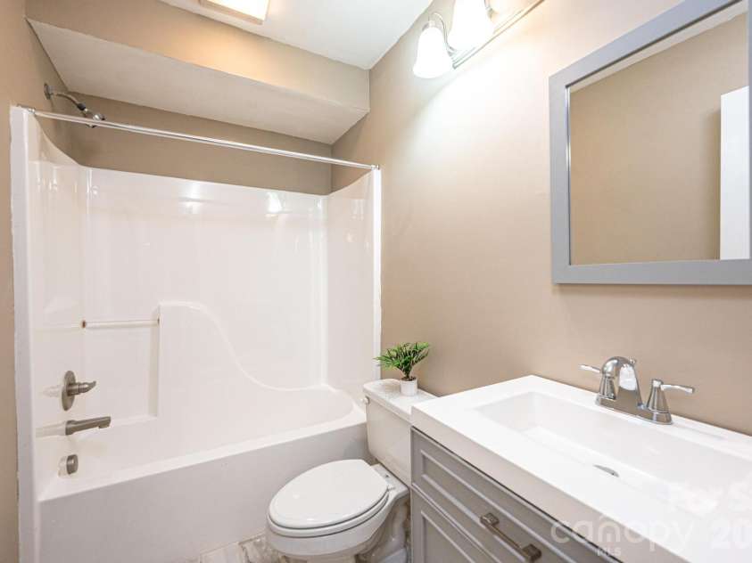 5700 Crown Terrace, Hickory, NC 28601.  MLS# CAR4389220, YatesRealty ID 33023. 