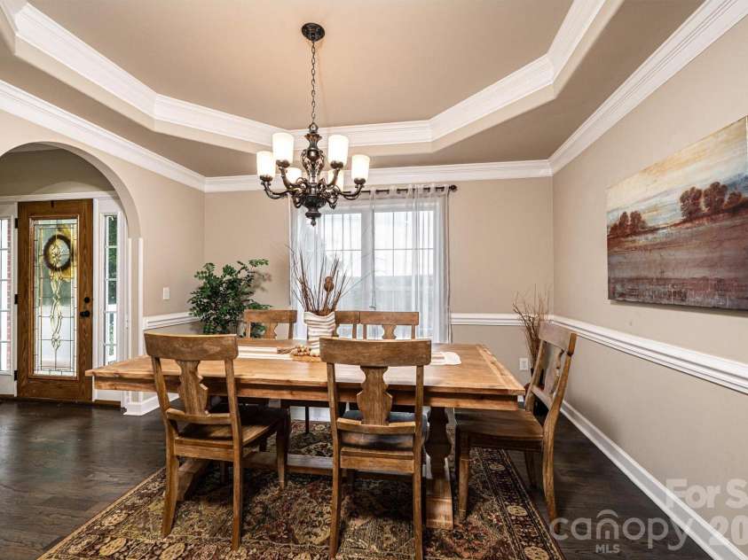 5700 Crown Terrace, Hickory, NC 28601.  MLS# CAR4389220, YatesRealty ID 33023. 