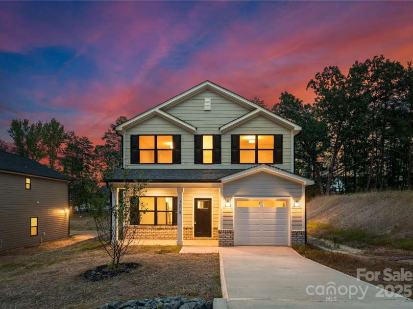 1411 Summerville Road, Charlotte, NC 28214.  MLS# CAR4284786, YatesRealty ID 33024. Representation