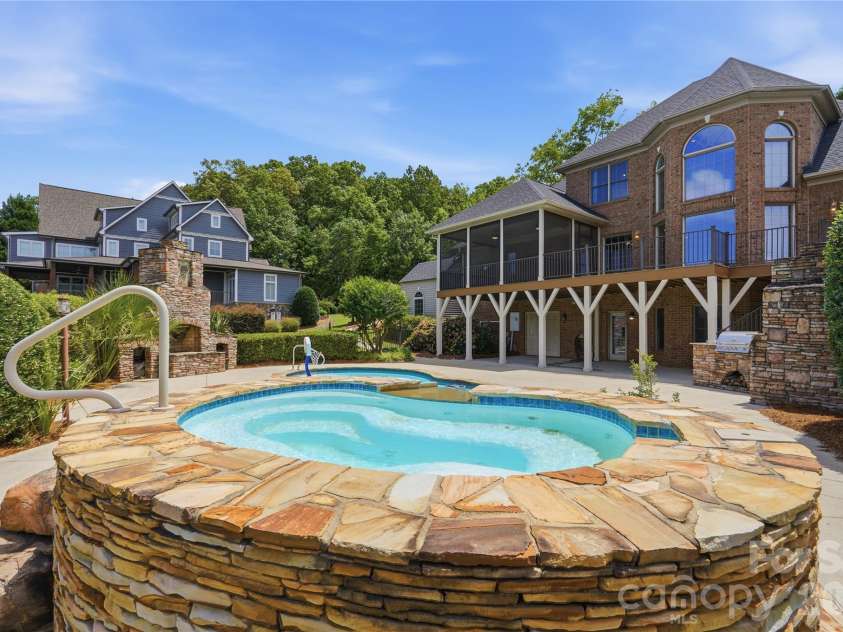 263 Quiet Waters Road, Belmont, NC 28012.  MLS# CAR4392874, YatesRealty ID 33024. 