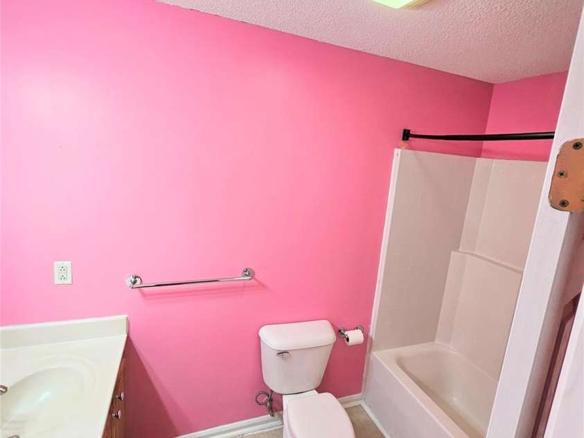 1617 Shampy Drive, Hartsville, SC 29550.  MLS# CAR4392914, YatesRealty ID 33025. Primary bathroom with double sinks. Seller concession gives room for paint color change, if desired.
