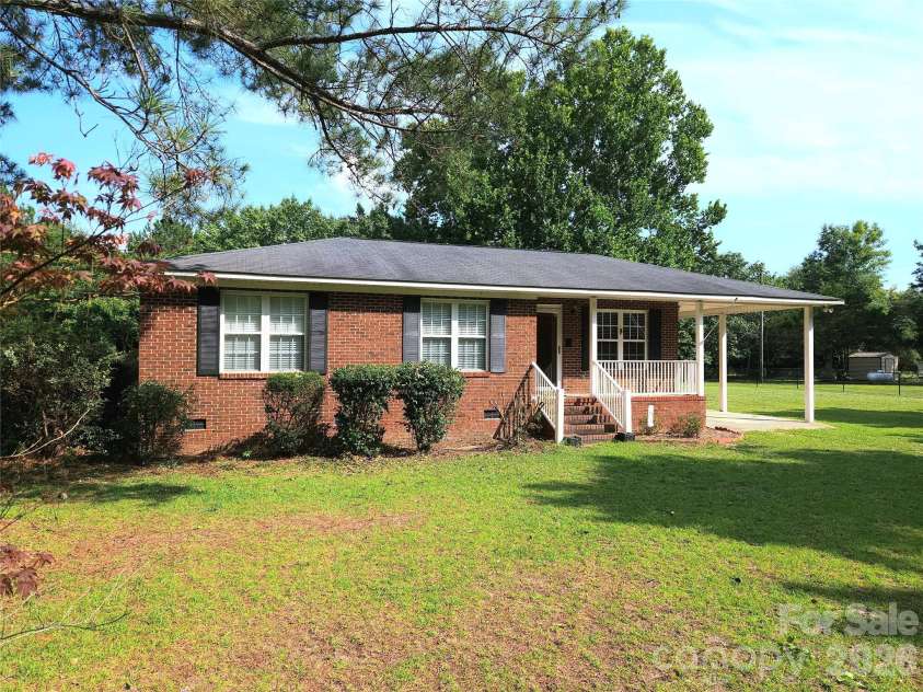 1617 Shampy Drive, Hartsville, SC 29550.  MLS# CAR4392914, YatesRealty ID 33025. Welcome to Shampy. Full brick solid home.