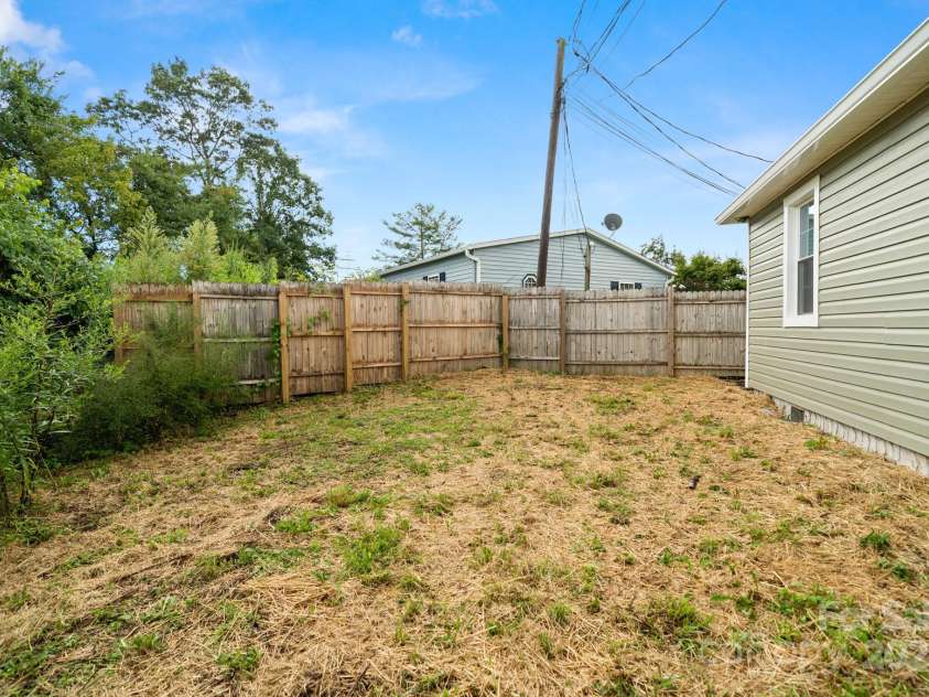 75 Darity Road, Fletcher, NC 28732.  MLS# CAR4292600, YatesRealty ID 33025. 