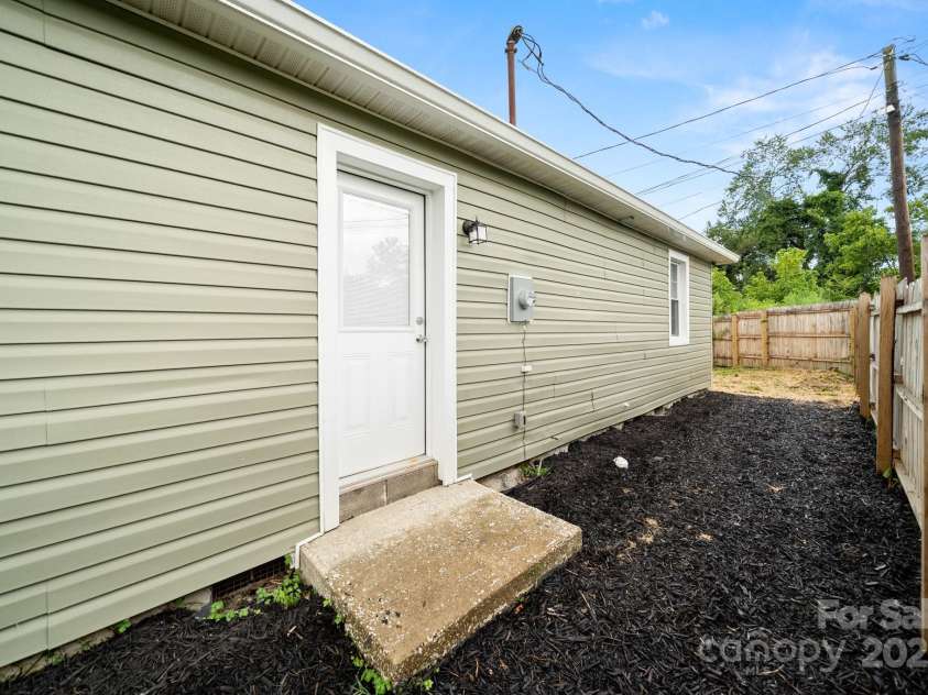 75 Darity Road, Fletcher, NC 28732.  MLS# CAR4292600, YatesRealty ID 33025. 