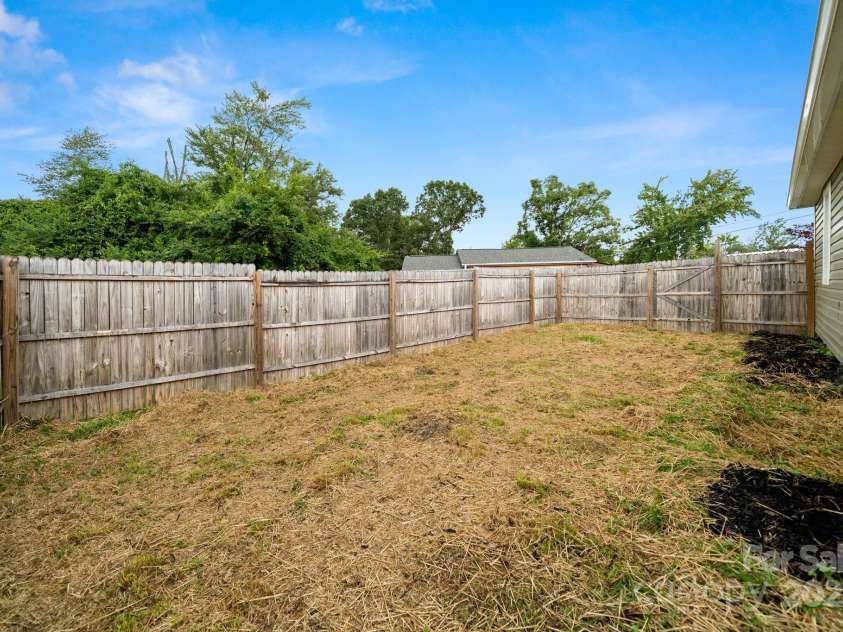 75 Darity Road, Fletcher, NC 28732.  MLS# CAR4292600, YatesRealty ID 33025. 