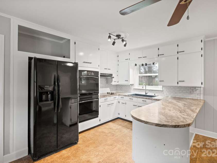 329 Chestnut Street, Yadkinville, NC 27055.  MLS# CAR4285900, YatesRealty ID 33027. 