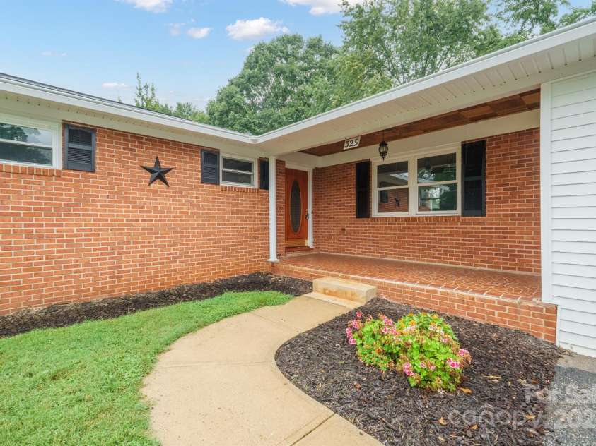 329 Chestnut Street, Yadkinville, NC 27055.  MLS# CAR4285900, YatesRealty ID 33027. 