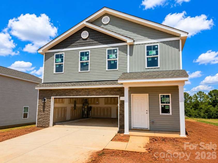 207 Roxanna Court, Shelby, NC 28152.  MLS# CAR4392441, YatesRealty ID 33028. 