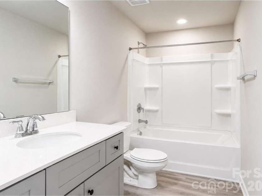 207 Roxanna Court, Shelby, NC 28152.  MLS# CAR4392441, YatesRealty ID 33028. 