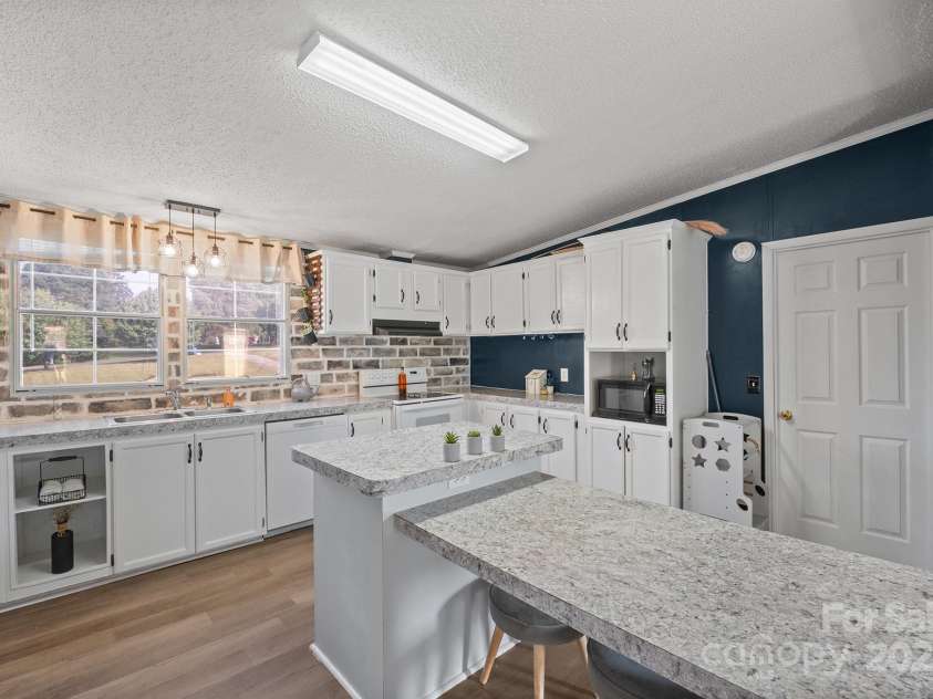 10483 Troutman Road, Midland, NC 28107.  MLS# CAR4285480, YatesRealty ID 33029. Kitchen with plenty of cabinet space