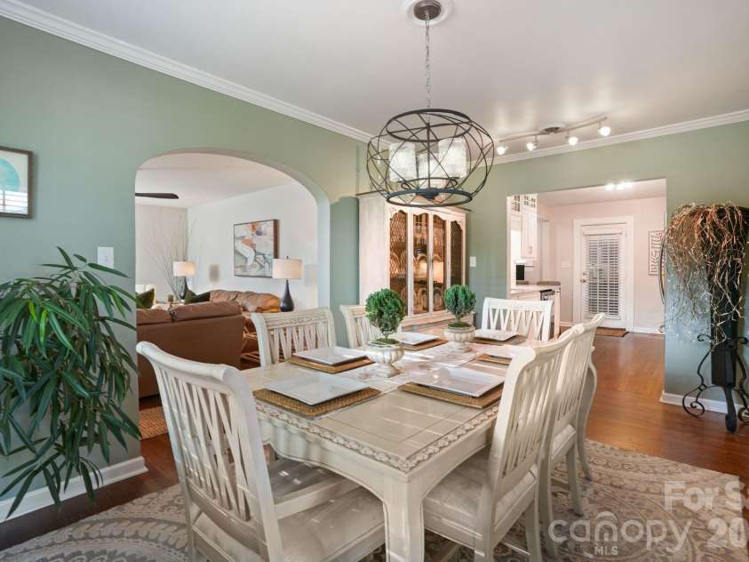 1520 5th Street, Hickory, NC 28601.  MLS# CAR4391582, YatesRealty ID 33029. 