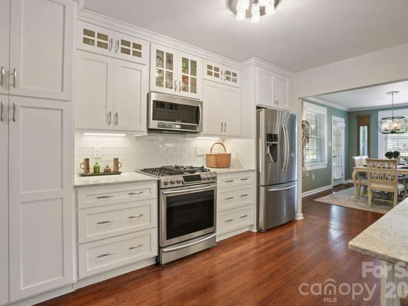 1520 5th Street, Hickory, NC 28601.  MLS# CAR4391582, YatesRealty ID 33029. 