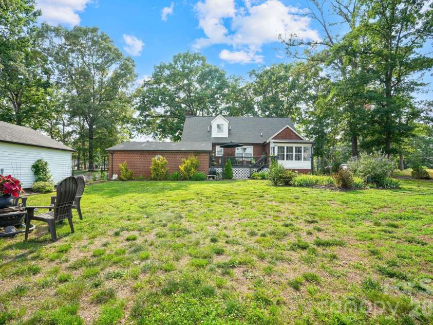 1520 5th Street, Hickory, NC 28601.  MLS# CAR4391582, YatesRealty ID 33029. 