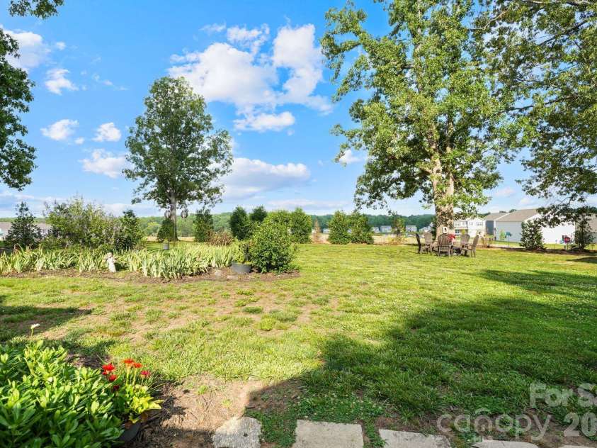 1520 5th Street, Hickory, NC 28601.  MLS# CAR4391582, YatesRealty ID 33029. 