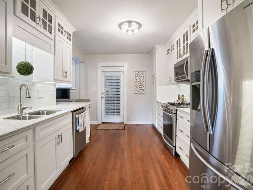 1520 5th Street, Hickory, NC 28601.  MLS# CAR4391582, YatesRealty ID 33029. 