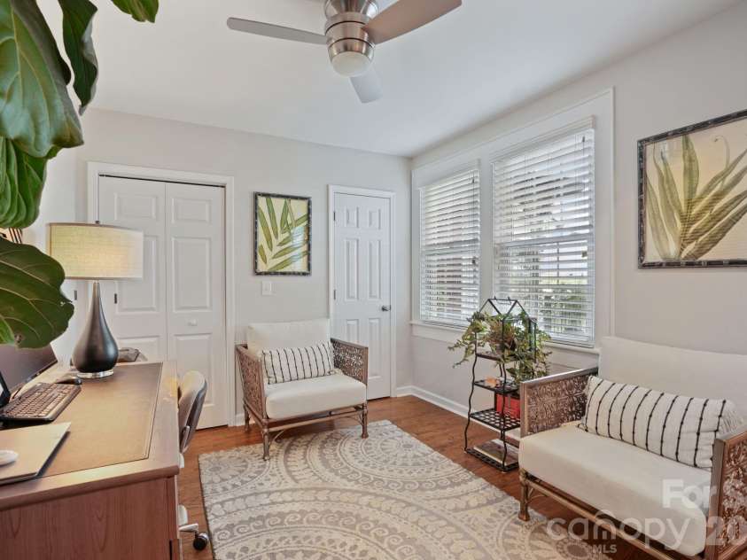 1520 5th Street, Hickory, NC 28601.  MLS# CAR4391582, YatesRealty ID 33029. 