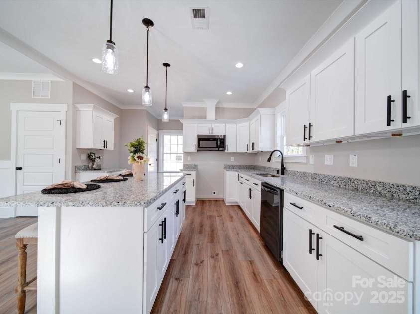 4731 Whispering Oaks Drive, Charlotte, NC 28213.  MLS# CAR4240282, YatesRealty ID 3303. 