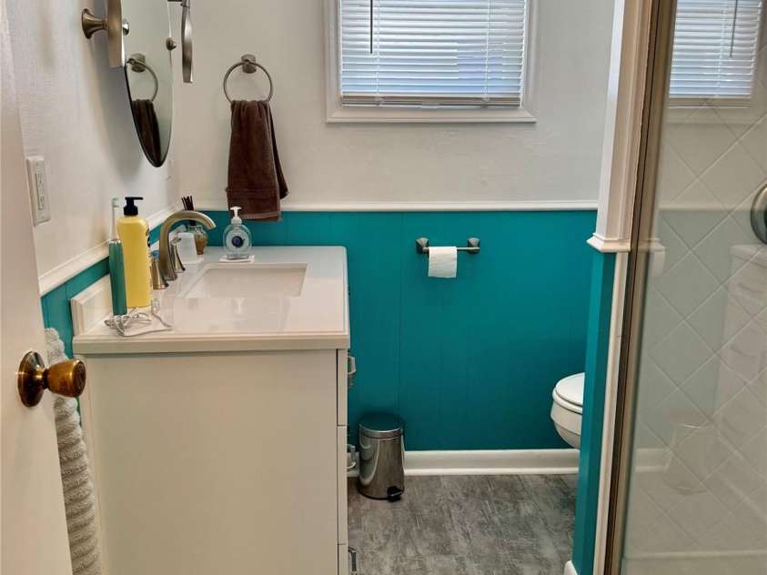 703 Stage Street, Lenoir, NC 28645.  MLS# CAR4354953, YatesRealty ID 3303. Bath