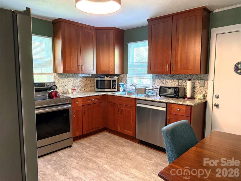 703 Stage Street, Lenoir, NC 28645.  MLS# CAR4420298, YatesRealty ID 3303. 
