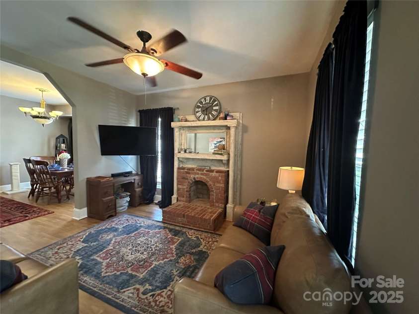 47 Douglas Avenue, Concord, NC 28025.  MLS# CAR4288430, YatesRealty ID 33030. 