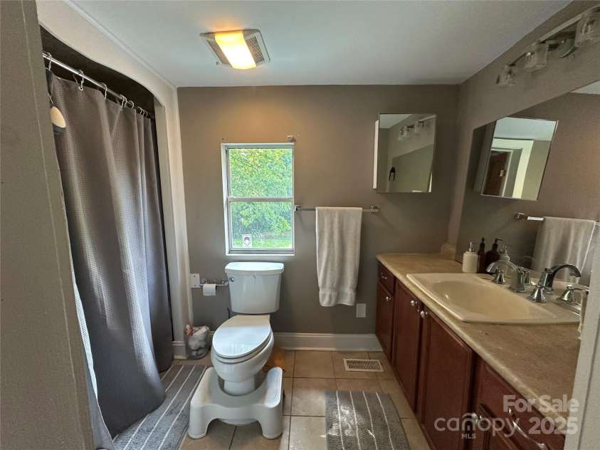 47 Douglas Avenue, Concord, NC 28025.  MLS# CAR4288430, YatesRealty ID 33030. 