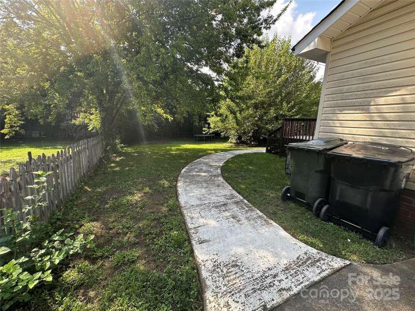 47 Douglas Avenue, Concord, NC 28025.  MLS# CAR4288430, YatesRealty ID 33030. 