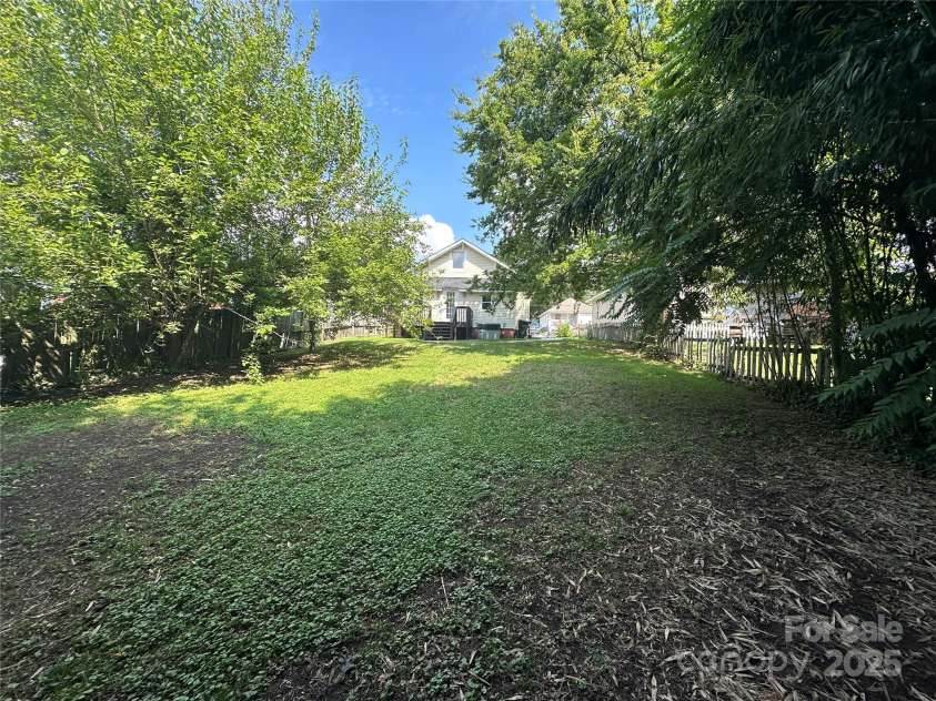 47 Douglas Avenue, Concord, NC 28025.  MLS# CAR4288430, YatesRealty ID 33030. 