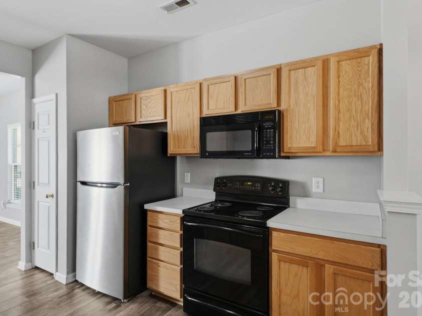 6172 Prosperity Church Road, Charlotte, NC 28269.  MLS# CAR4396079, YatesRealty ID 33030. 
