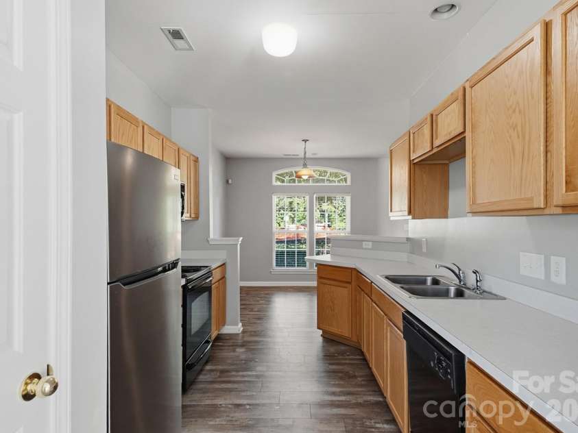6172 Prosperity Church Road, Charlotte, NC 28269.  MLS# CAR4396079, YatesRealty ID 33030. 