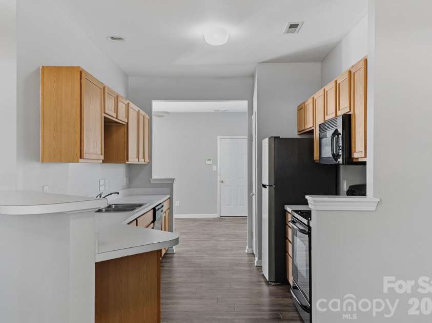 6172 Prosperity Church Road, Charlotte, NC 28269.  MLS# CAR4396079, YatesRealty ID 33030. 