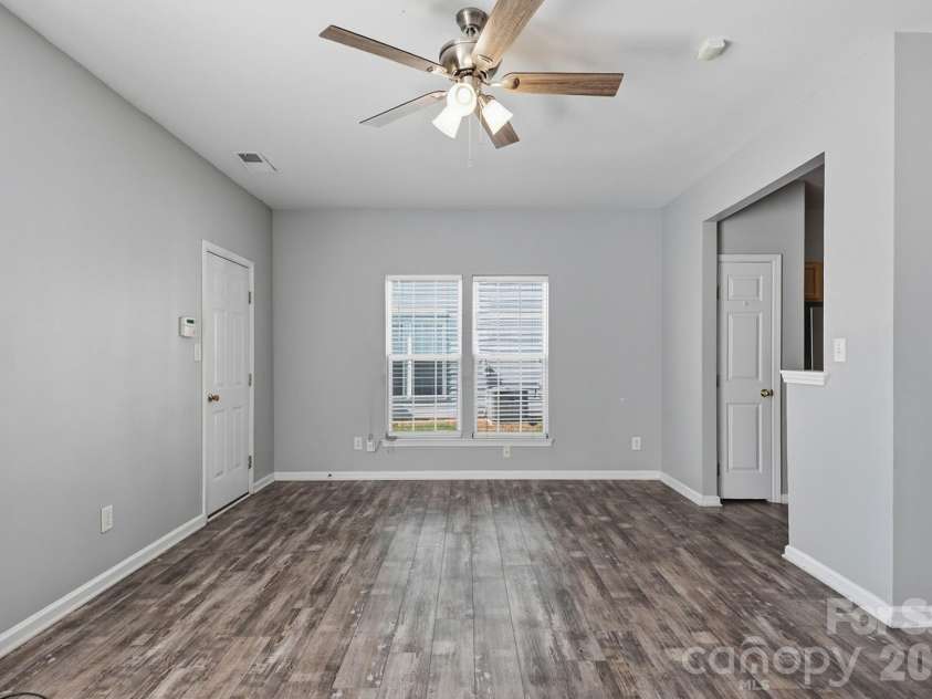 6172 Prosperity Church Road, Charlotte, NC 28269.  MLS# CAR4396079, YatesRealty ID 33030. 