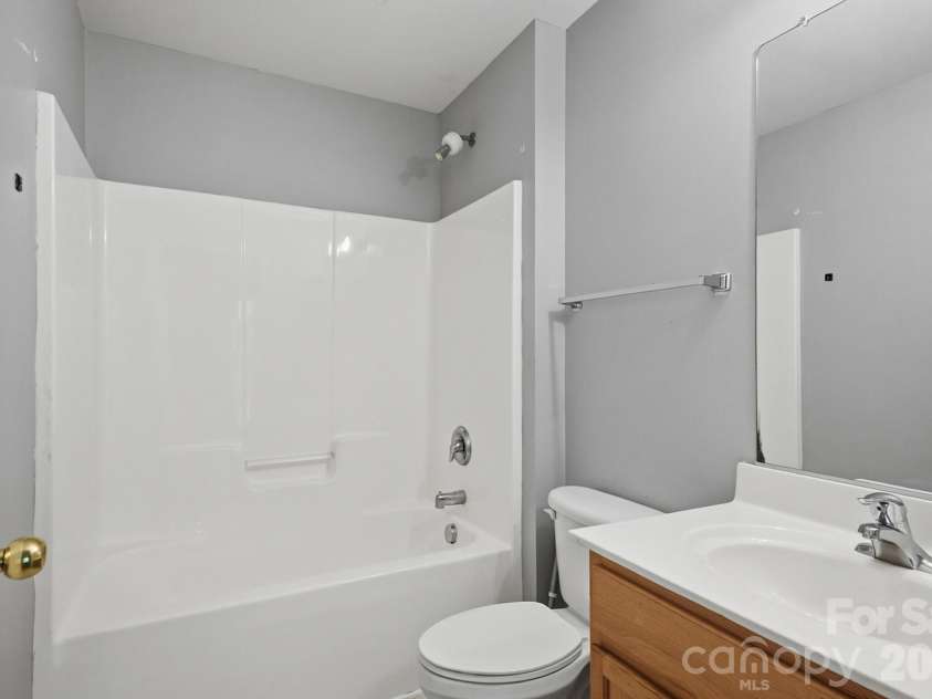 6172 Prosperity Church Road, Charlotte, NC 28269.  MLS# CAR4396079, YatesRealty ID 33030. 