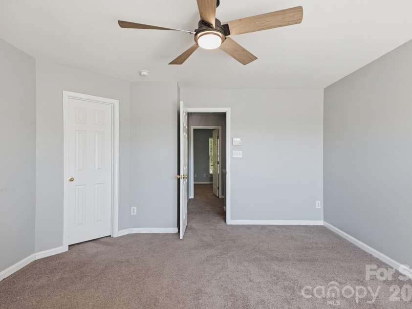6172 Prosperity Church Road, Charlotte, NC 28269.  MLS# CAR4396079, YatesRealty ID 33030. 