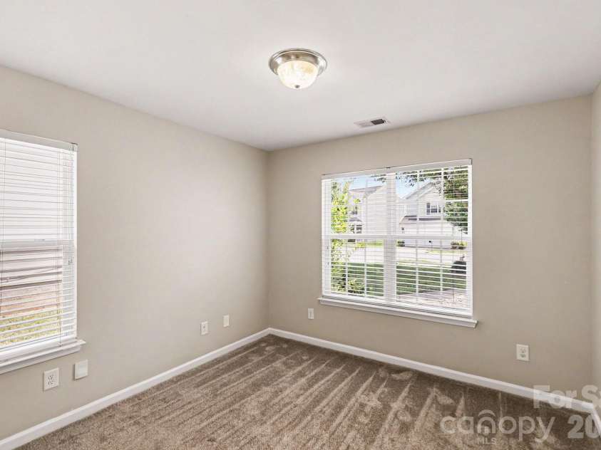 3621 Ernie Drive, Charlotte, NC 28269.  MLS# CAR4392312, YatesRealty ID 33032. 