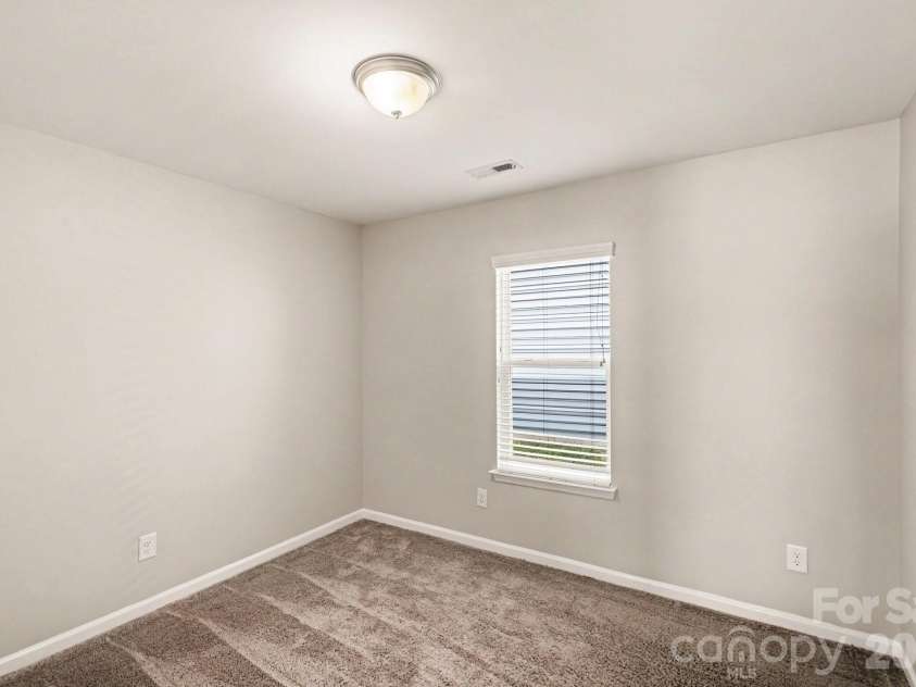 3621 Ernie Drive, Charlotte, NC 28269.  MLS# CAR4392312, YatesRealty ID 33032. 