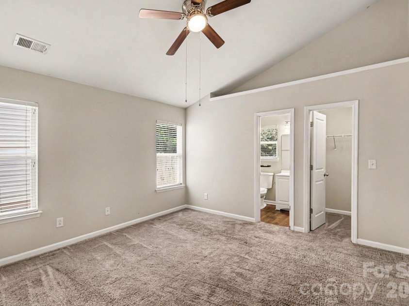3621 Ernie Drive, Charlotte, NC 28269.  MLS# CAR4392312, YatesRealty ID 33032. 