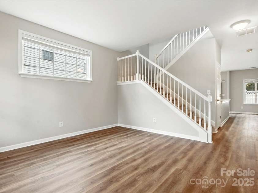 236 Azteca Drive, Matthews, NC 28104.  MLS# CAR4258127, YatesRealty ID 33033. Office/Flex Room