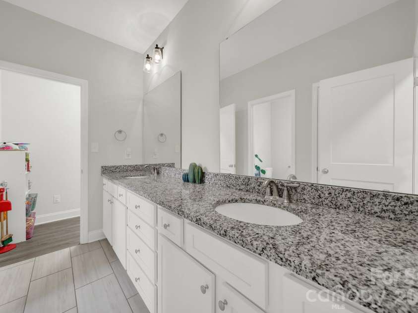 4653 Simpson Road, Edgemoor, SC 29712.  MLS# CAR4390027, YatesRealty ID 33033. 