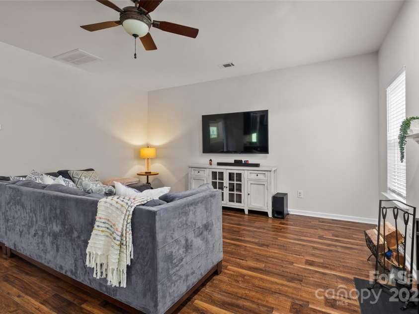 2109 Coral Berry Lane, Waxhaw, NC 28173.  MLS# CAR4292628, YatesRealty ID 33034. 