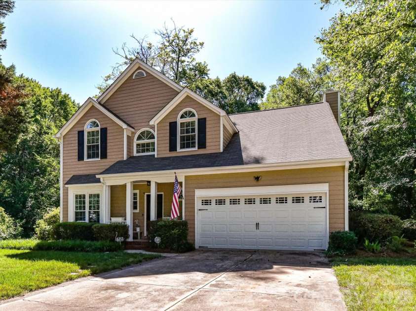 4411 Poplar Grove Drive, Charlotte, NC 28269.  MLS# CAR4396983, YatesRealty ID 33034. 