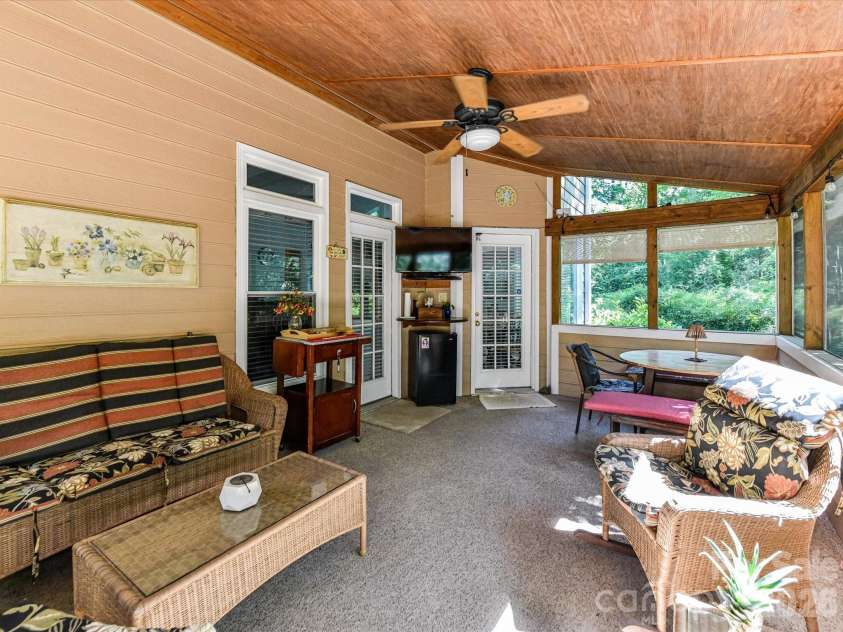 4411 Poplar Grove Drive, Charlotte, NC 28269.  MLS# CAR4396983, YatesRealty ID 33034. 