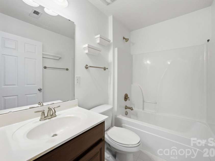 2162 Belle Vernon Avenue, Charlotte, NC 28210.  MLS# CAR4387796, YatesRealty ID 33035. 