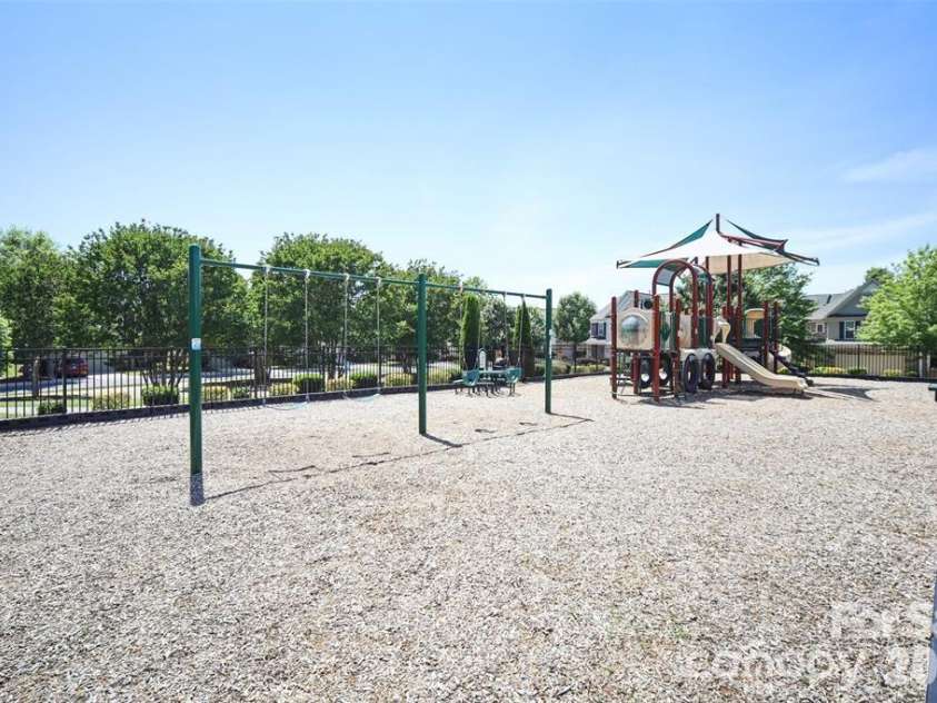2162 Belle Vernon Avenue, Charlotte, NC 28210.  MLS# CAR4387796, YatesRealty ID 33035. 