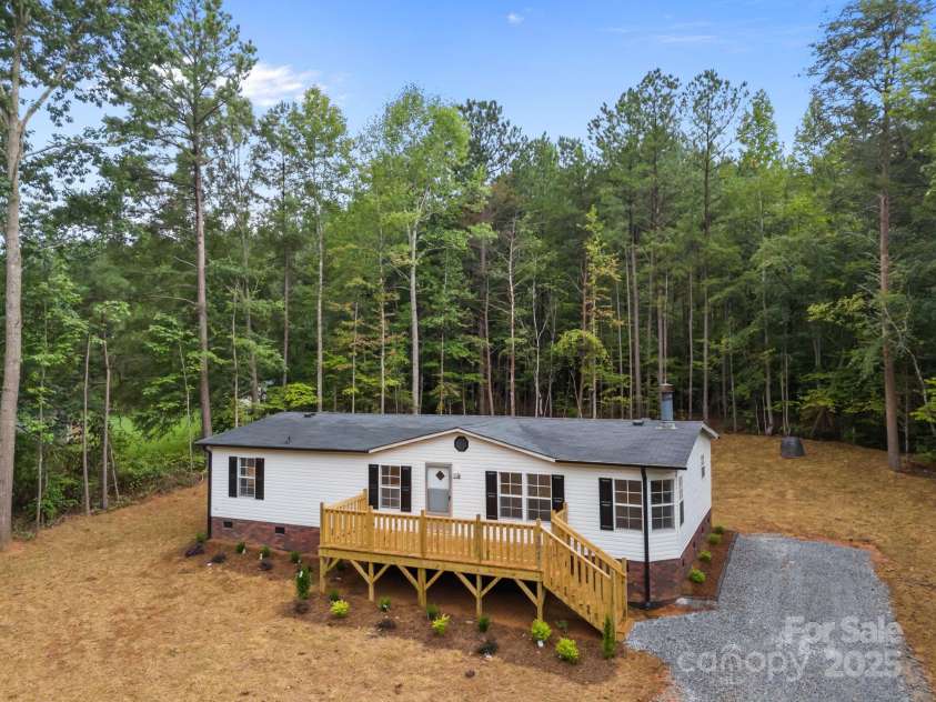 302 Forest Winds Drive, Salisbury, NC 28144.  MLS# CAR4291334, YatesRealty ID 33035. 