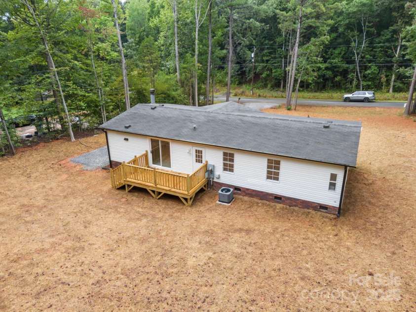 302 Forest Winds Drive, Salisbury, NC 28144.  MLS# CAR4291334, YatesRealty ID 33035. 