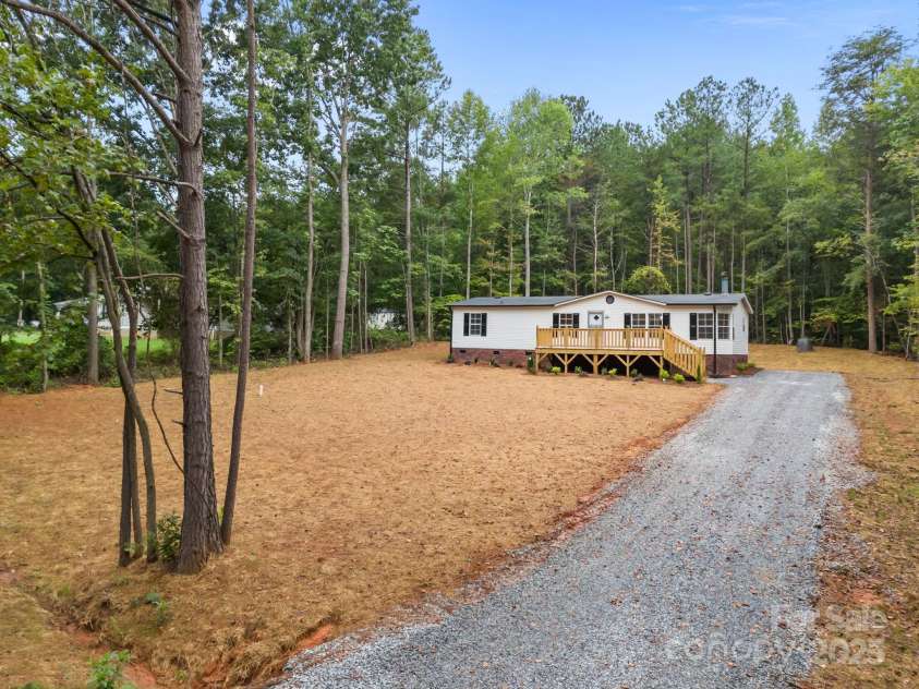 302 Forest Winds Drive, Salisbury, NC 28144.  MLS# CAR4291334, YatesRealty ID 33035. 