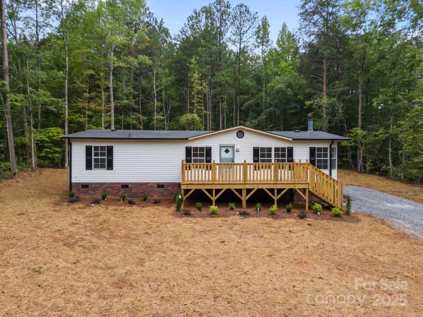 302 Forest Winds Drive, Salisbury, NC 28144.  MLS# CAR4315984, YatesRealty ID 33035. 