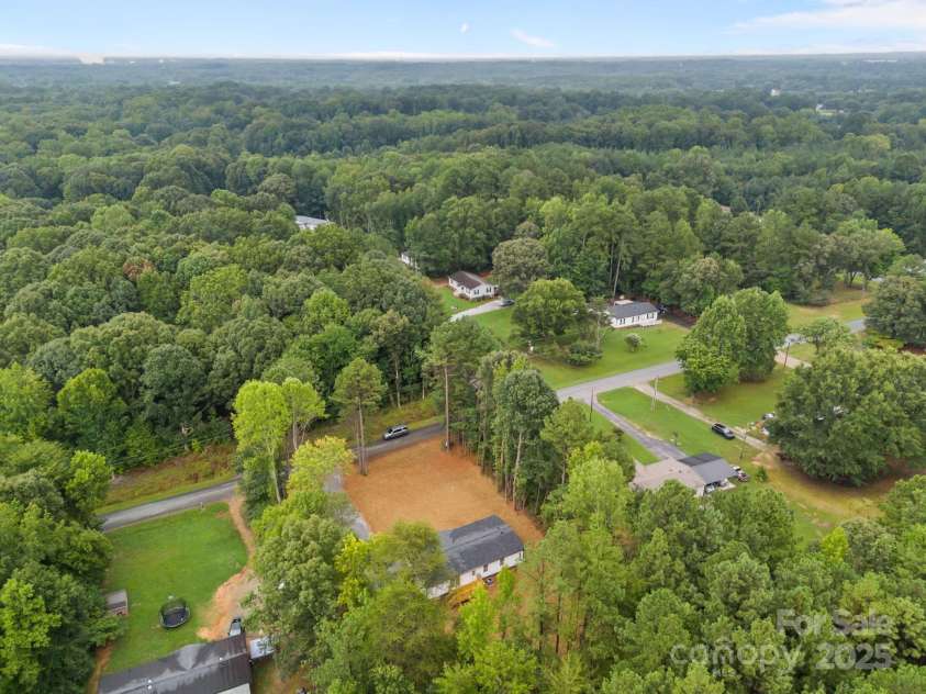 302 Forest Winds Drive, Salisbury, NC 28144.  MLS# CAR4315984, YatesRealty ID 33035. 